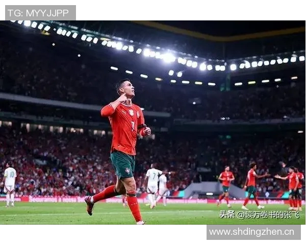 塞梅多传中C罗错失良机做出遗憾手势只差一点就能进球